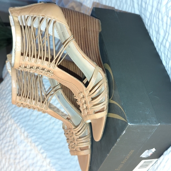 Women's gladiator style sandal - Picture 1 of 4